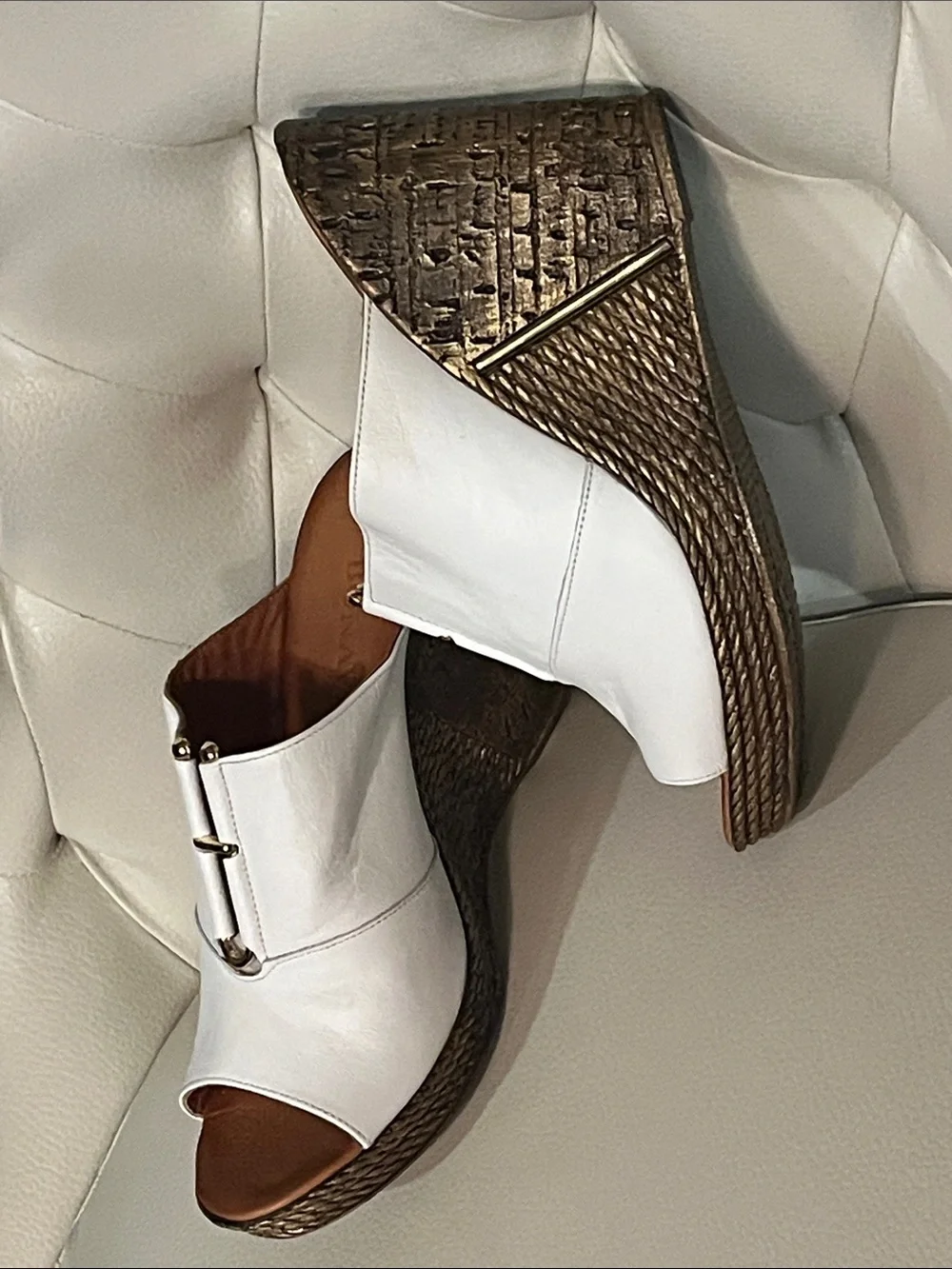 White Leather Open-Toe Platform Wedge Sandals Bronze Wedge Size 8 Gold Details